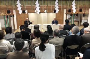 左 田中恆清理事 右 アレックス・カー氏