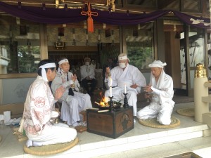 富士講先達による御焚上神事